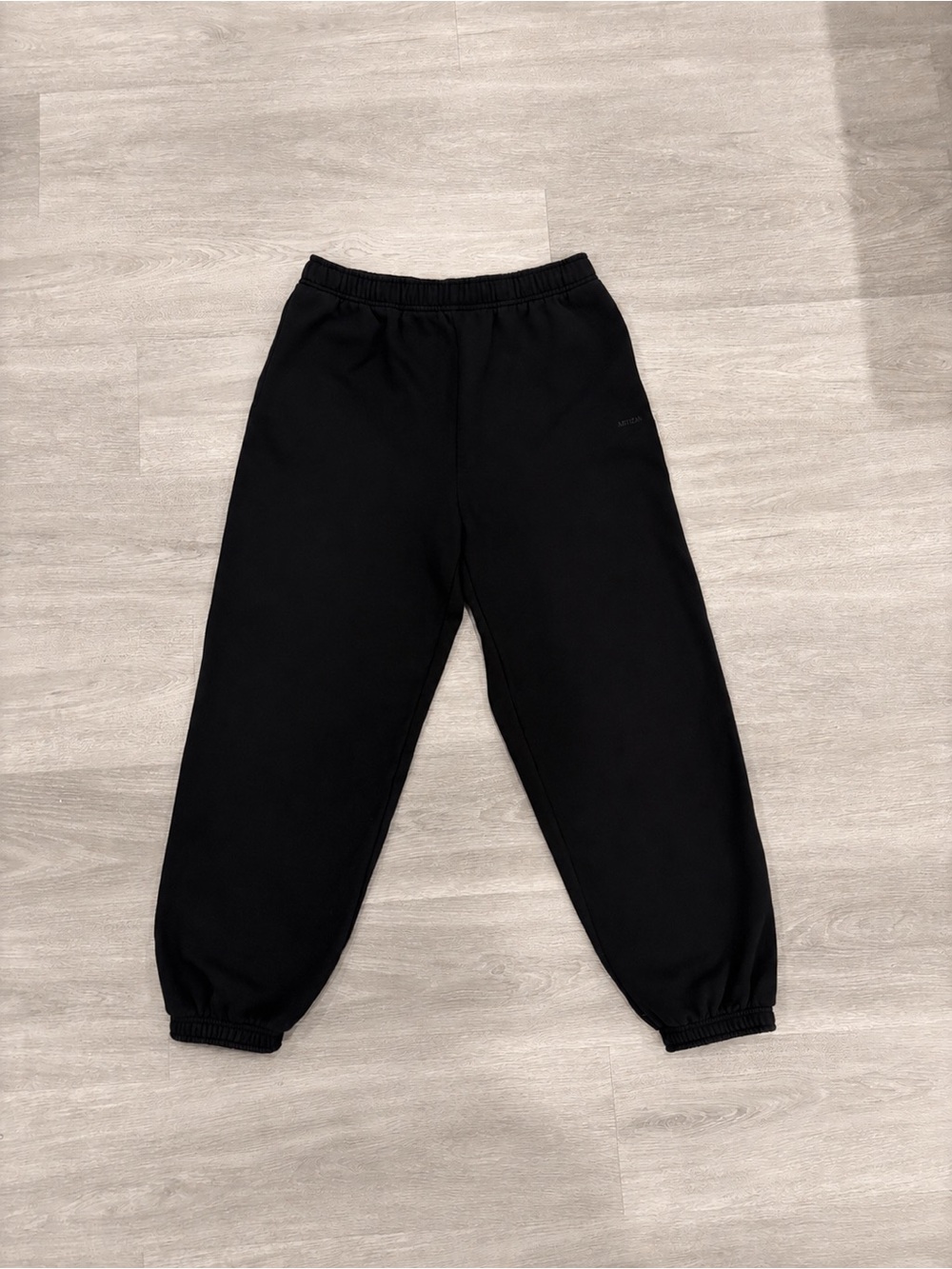 NEVER WORN Aritzia Black Mega Cozy Fleece Sweatpants